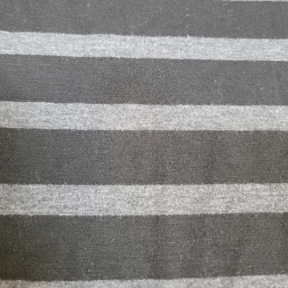 LuLaRoe☆ Oversized Swing Tunic Crewneck Short Sleeved Top Size M EUC - Picture 3 of 4